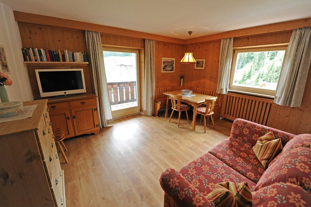 Apartments Villa Rosa Selva di Val Gardena Rom bilde